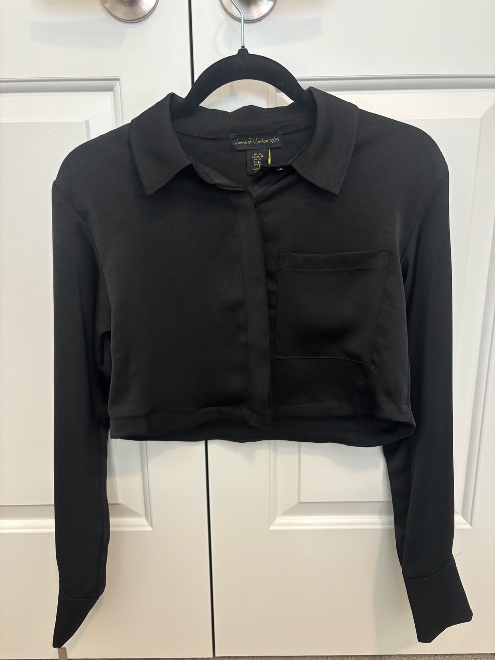 House of Harlow 1960 Black Cropped Button-Down Shirt